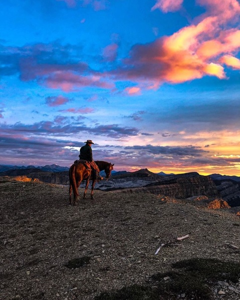 The Chinese Wall In Montana Is A Bucket List Worthy Hike With Epic